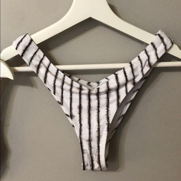 Simons Striped Bikini - Picture 3 of 6